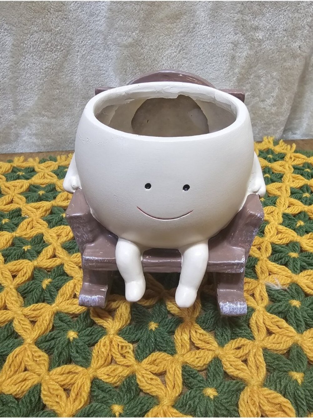 Smily Face On Rocker Planter Resin Flower Head Planter for Indoor Outdoor